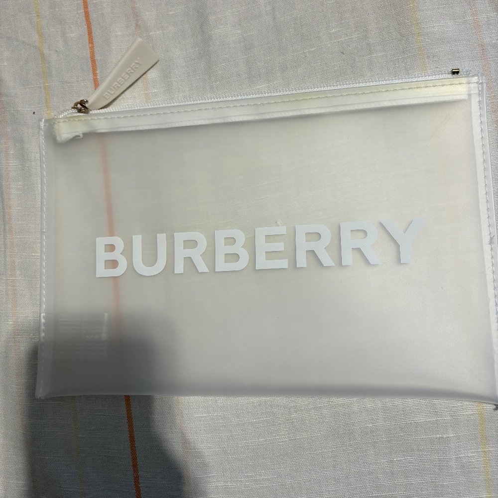 NEW Burberry clear makeup pouch zip bag with Burberry zipper